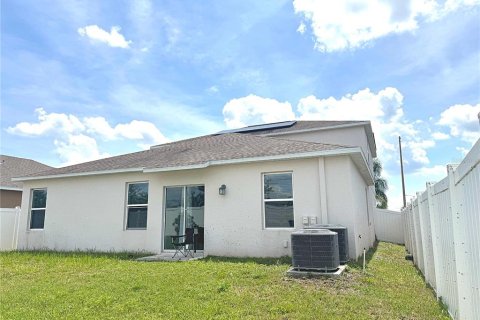 House in Davenport, Florida 5 bedrooms, 277.96 sq.m. № 1916746 - photo 27