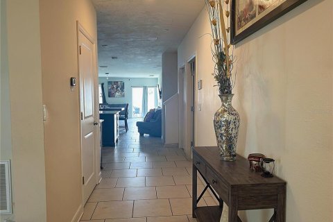 House in Davenport, Florida 5 bedrooms, 277.96 sq.m. № 1916746 - photo 3