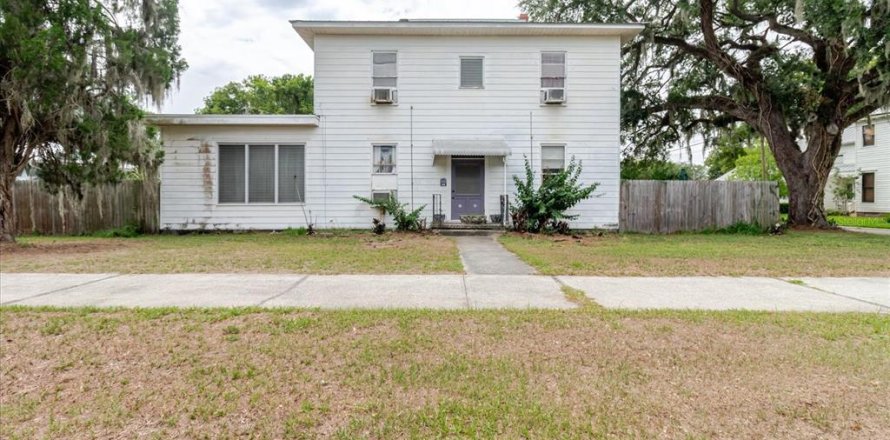 Commercial property in Bartow, Florida 5 bedrooms, 280.38 sq.m. № 2203682