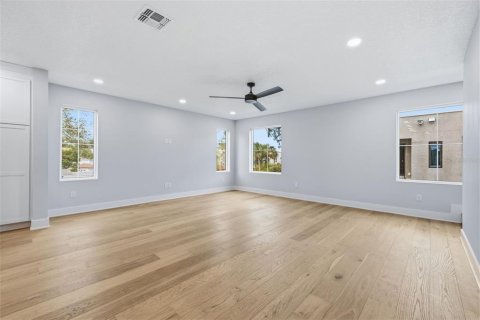 Townhouse in Tampa, Florida 4 bedrooms, 230.4 sq.m. № 2223542 - photo 16