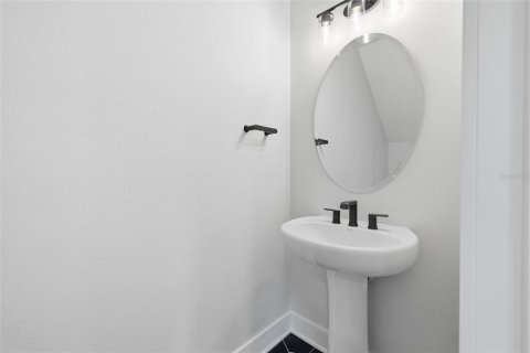 Townhouse in Tampa, Florida 4 bedrooms, 230.4 sq.m. № 2223542 - photo 21