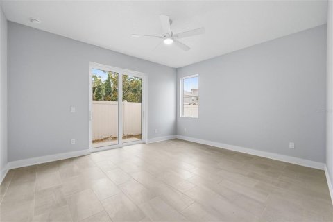 Townhouse in Tampa, Florida 4 bedrooms, 230.4 sq.m. № 2223542 - photo 4