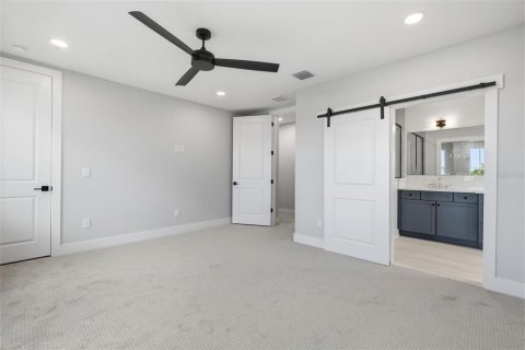 Townhouse in Tampa, Florida 4 bedrooms, 230.4 sq.m. № 2223542 - photo 24