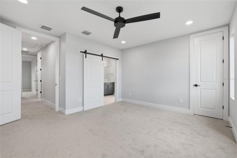 Townhouse in Tampa, Florida 4 bedrooms, 230.4 sq.m. № 2223542 - photo 23