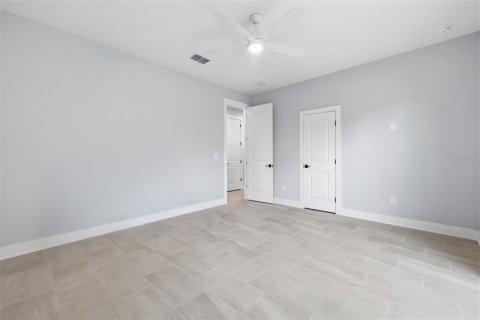 Townhouse in Tampa, Florida 4 bedrooms, 230.4 sq.m. № 2223542 - photo 5