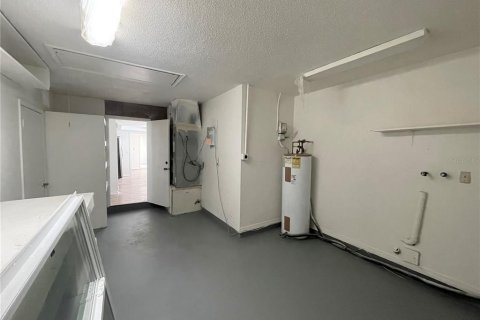 Casa en venta en Orlando, Florida, 5 dormitorios, 174.56 m2 № 1803285 - foto 9