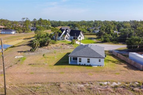 Villa ou maison à vendre à North Port, Floride: 4 chambres, 184.88 m2 № 1657607 - photo 18