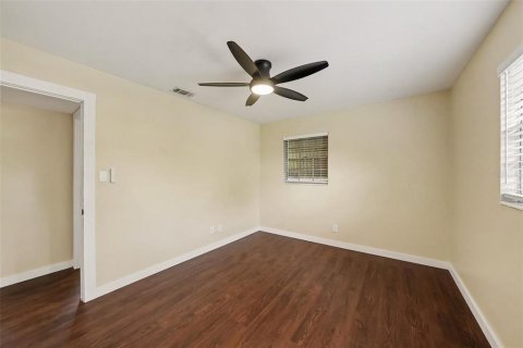 Villa ou maison à vendre à Tampa, Floride: 4 chambres, 107.02 m2 № 2207806 - photo 24