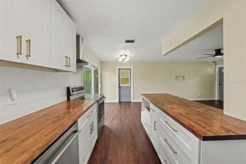 Villa ou maison à vendre à Tampa, Floride: 4 chambres, 107.02 m2 № 2207806 - photo 13