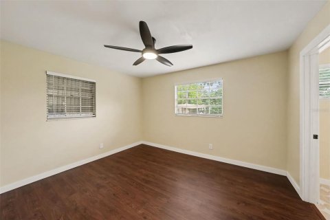 Villa ou maison à vendre à Tampa, Floride: 4 chambres, 107.02 m2 № 2207806 - photo 17