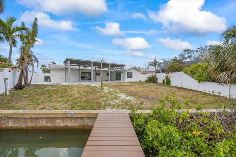 Villa ou maison à vendre à Saint Petersburg, Floride: 2 chambres, 124.02 m2 № 1663278 - photo 13