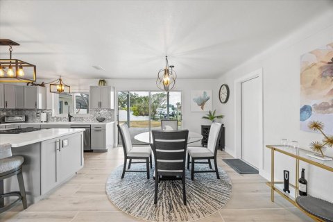 Villa ou maison à vendre à Saint Petersburg, Floride: 2 chambres, 124.02 m2 № 1663278 - photo 23