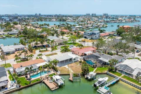 Villa ou maison à vendre à Saint Petersburg, Floride: 2 chambres, 124.02 m2 № 1663278 - photo 9