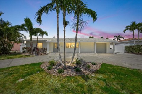 Villa ou maison à vendre à Saint Petersburg, Floride: 2 chambres, 124.02 m2 № 1663278 - photo 1