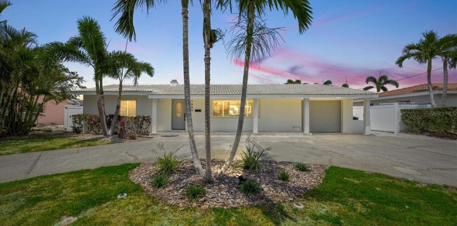 Villa ou maison à Saint Petersburg, Floride 2 chambres, 124.02 m2 № 1663278