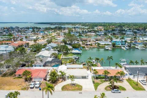 Villa ou maison à vendre à Saint Petersburg, Floride: 2 chambres, 124.02 m2 № 1663278 - photo 2