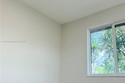 Купить виллу или дом в Пемброк-Пайнс, Флорида 3 спальни, 156.63м2, № 1932143 - фото 23