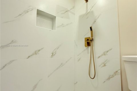 Купить виллу или дом в Пемброк-Пайнс, Флорида 3 спальни, 156.63м2, № 1932143 - фото 15