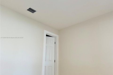 Купить виллу или дом в Пемброк-Пайнс, Флорида 3 спальни, 156.63м2, № 1932143 - фото 12