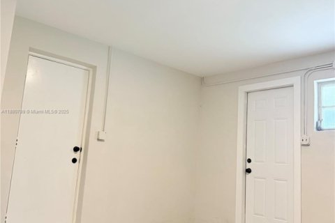 Купить виллу или дом в Пемброк-Пайнс, Флорида 3 спальни, 156.63м2, № 1932143 - фото 26