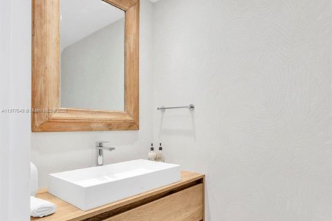 Copropriété à vendre à Miami, Floride: 2 chambres, 116.41 m2 № 2053936 - photo 10