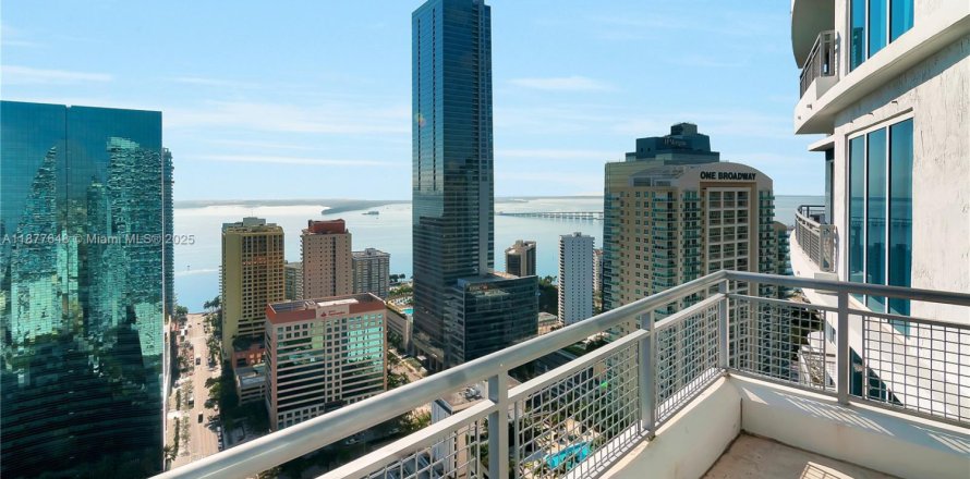 Condo à Miami, Floride, 2 chambres  № 2053936