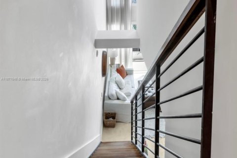 Copropriété à vendre à Miami, Floride: 2 chambres, 116.41 m2 № 2053936 - photo 12