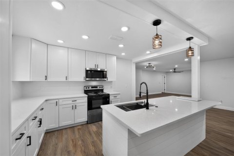 Casa en venta en Orlando, Florida, 4 dormitorios, 170.85 m2 № 2157152 - foto 2
