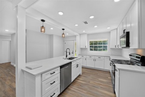 Casa en venta en Orlando, Florida, 4 dormitorios, 170.85 m2 № 2157152 - foto 16