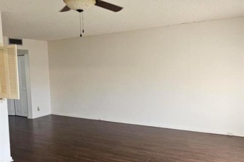 Condo in Boca Raton, Florida, 1 bedroom № 2176697 - photo 6