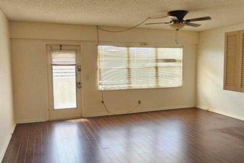 Condo in Boca Raton, Florida, 1 bedroom № 2176697 - photo 3