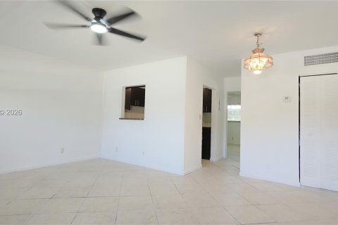 Condominio en venta en Pompano Beach, Florida, 1 dormitorio, 58.81 m2 № 2010583 - foto 3