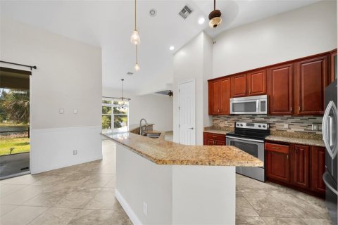 House in Cape Coral, Florida 3 bedrooms, 258.27 sq.m. № 1678108 - photo 22