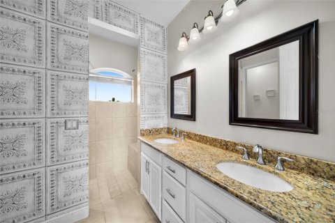 House in Cape Coral, Florida 3 bedrooms, 258.27 sq.m. № 1678108 - photo 17