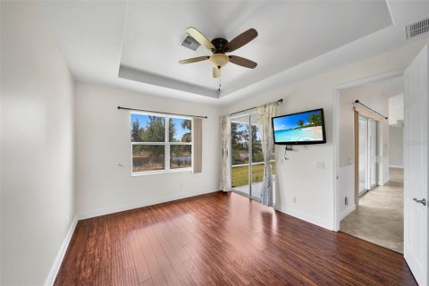 House in Cape Coral, Florida 3 bedrooms, 258.27 sq.m. № 1678108 - photo 23