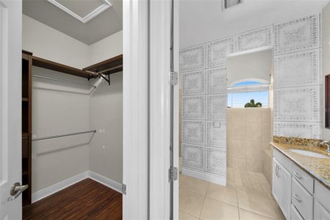 House in Cape Coral, Florida 3 bedrooms, 258.27 sq.m. № 1678108 - photo 16