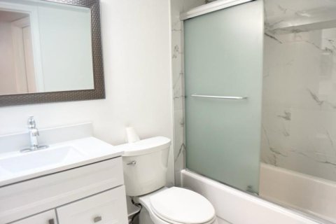 Снять в аренду кондоминиум в Тамарак, Флорида 3 комнаты, 81.75м2, № 2268986 - фото 20
