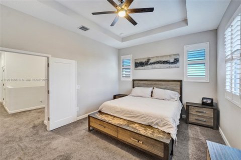 House in Dania Beach, Florida 3 bedrooms, 203.18 sq.m. № 1975933 - photo 6