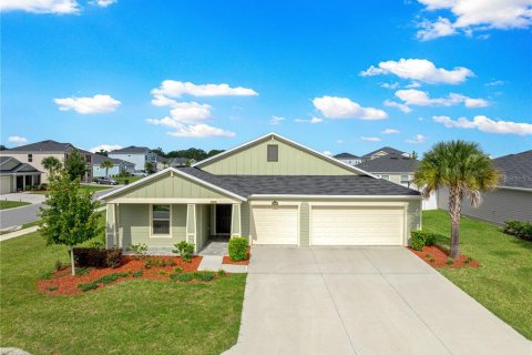 House in FREEDOM CROSSINGS PRESERVE

 in Ocala, Florida 4 bedrooms, 241.36 sq.m. № 2344596