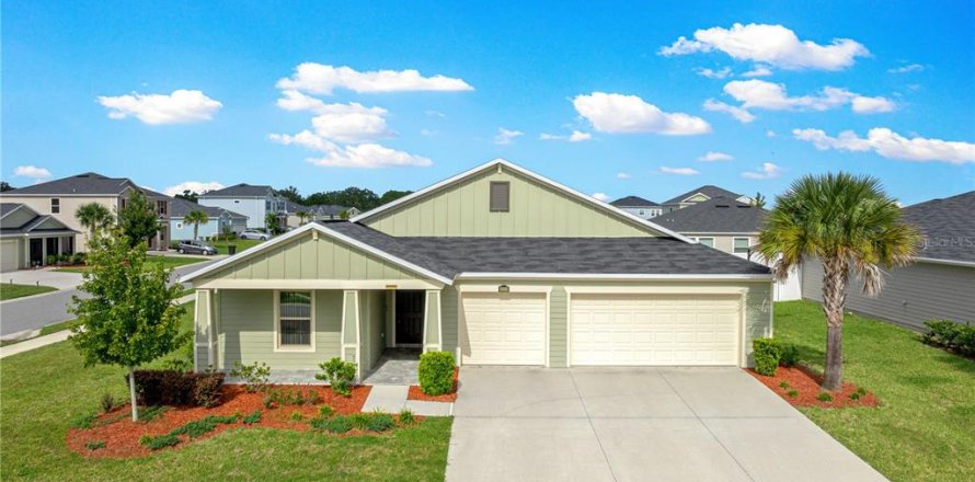 Villa ou maison à FREEDOM CROSSINGS PRESERVE

 à Ocala, Floride 4 chambres, 241.36 m2 № 2344596