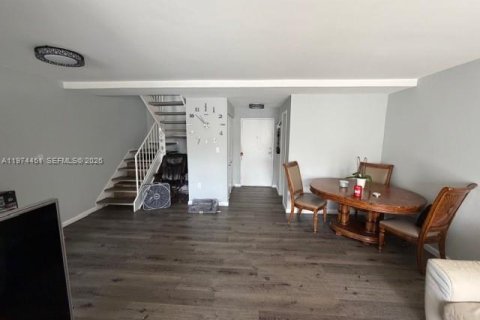 Copropriété à vendre à Miami, Floride: 2 chambres, 88.07 m2 № 2036002 - photo 11