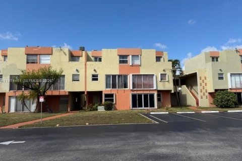 Copropriété à vendre à Miami, Floride: 2 chambres, 88.07 m2 № 2036002 - photo 2