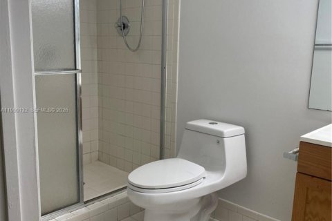 Condo in Pembroke Pines, Florida, 2 bedrooms  № 2069213 - photo 19