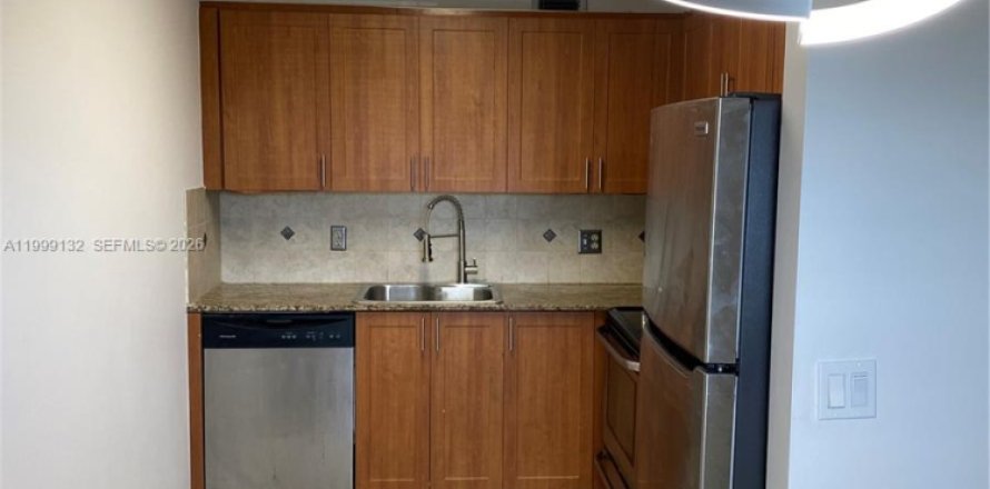 Condo in Pembroke Pines, Florida, 2 bedrooms  № 2069213