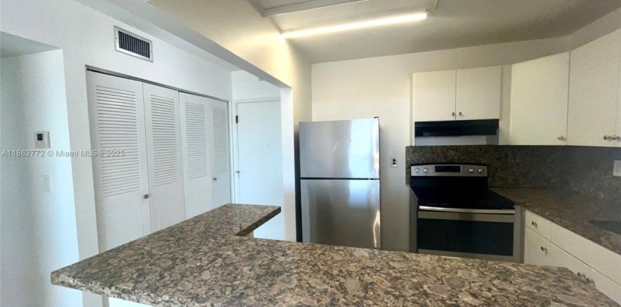 Condo à North Miami, Floride, 1 chambre № 1891082