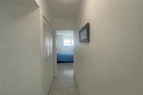 Copropriété à vendre à North Miami, Floride: 1 chambre, 69.68 m2 № 1891082 - photo 9