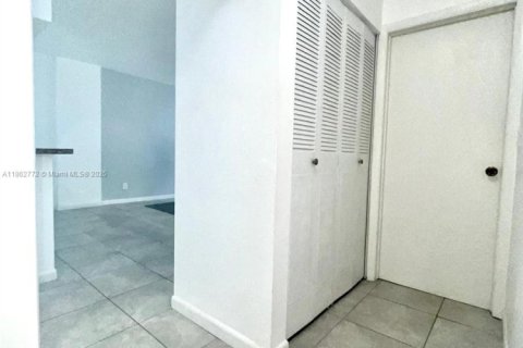 Copropriété à vendre à North Miami, Floride: 1 chambre, 69.68 m2 № 1891082 - photo 8