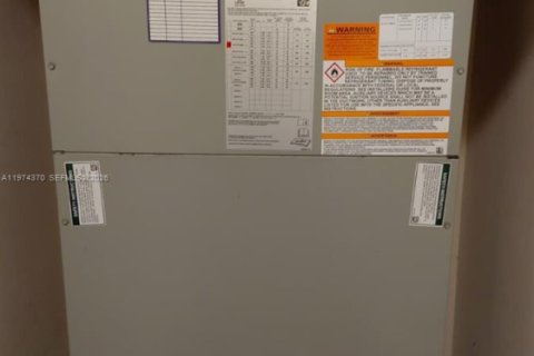 Adosado en venta en Cooper City, Florida, 4 dormitorios, 165.18 m2 № 2036622 - foto 12