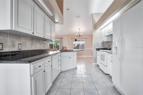 Casa en venta en Lakeland, Florida, 4 dormitorios, 166.39 m2 № 2225971 - foto 12