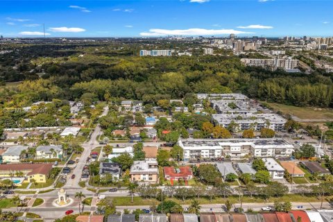 Appartement à louer à North Miami Beach, Floride: 1 chambre, 654.12 m2 № 1999956 - photo 4